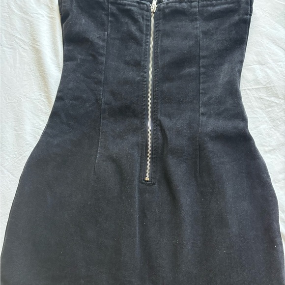 pretty little thing strapless dress - Picture 2 of 3